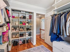 10157 Yorktown Way, Great Falls VA 22066