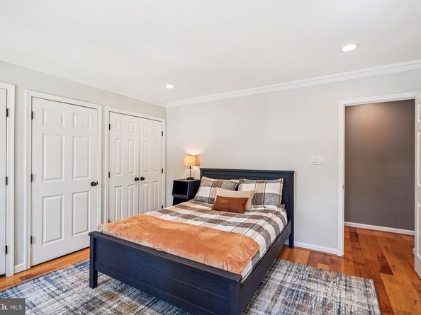 10157 Yorktown Way, Great Falls VA 22066