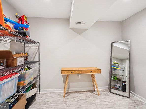 10157 Yorktown Way, Great Falls VA 22066