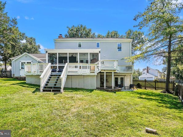 10157 Yorktown Way, Great Falls VA 22066