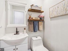 10157 Yorktown Way, Great Falls VA 22066