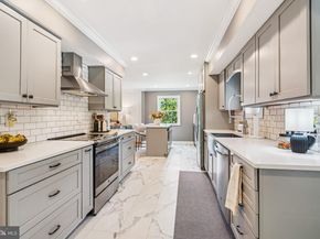 10157 Yorktown Way, Great Falls VA 22066