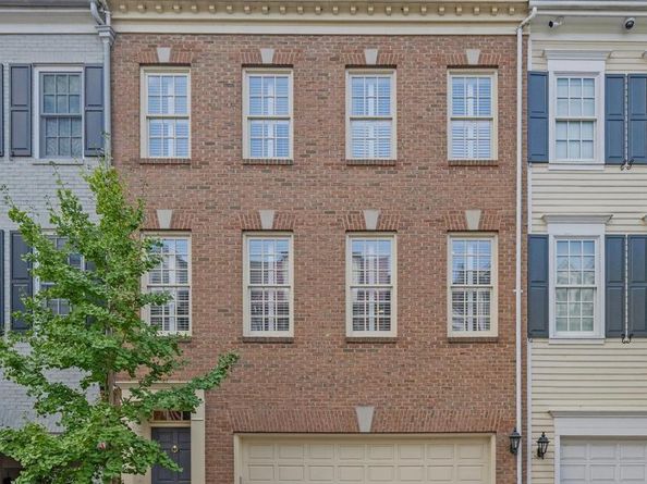 30 Alexander Street, Alexandria VA 22314