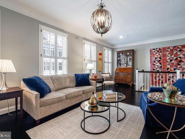 30 Alexander Street, Alexandria VA 22314