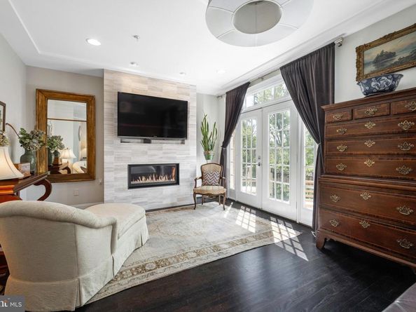 30 Alexander Street, Alexandria VA 22314