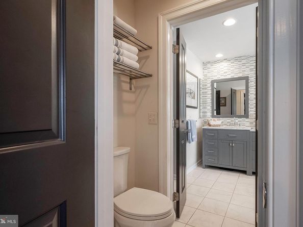 30 Alexander Street, Alexandria VA 22314