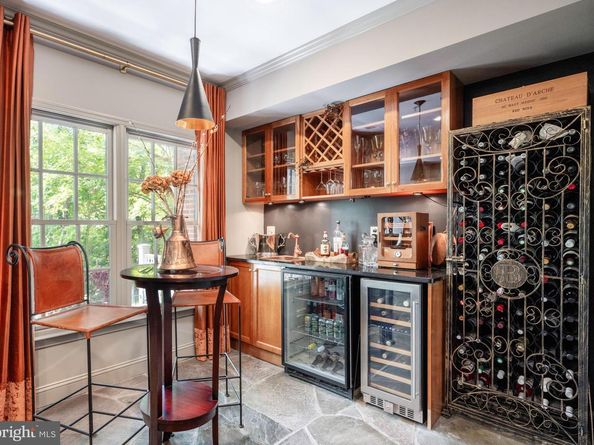30 Alexander Street, Alexandria VA 22314