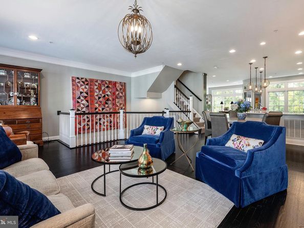 30 Alexander Street, Alexandria VA 22314