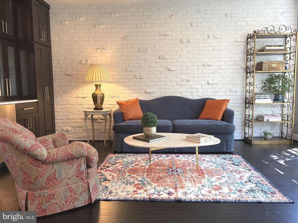30 Alexander Street, Alexandria VA 22314