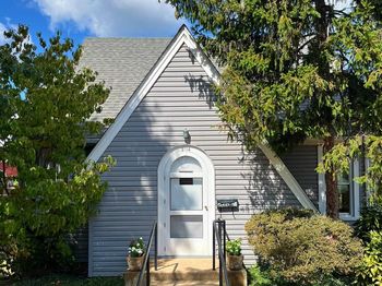 2114 N Oakland Street