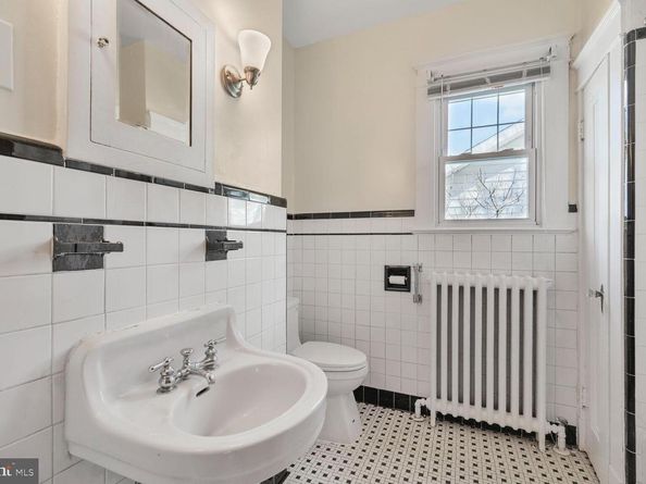2114 N Oakland Street, Arlington VA 22207