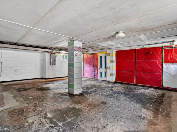 2114 N Oakland Street, Arlington VA 22207