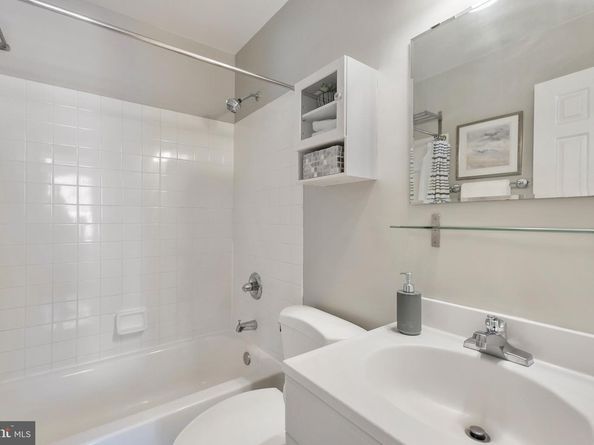 730 11TH Street NE 203, Washington DC 20002