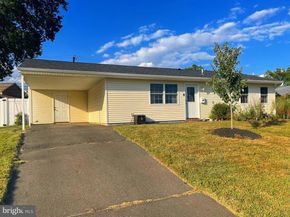 12 Tanglewood Lane, Levittown PA 19054