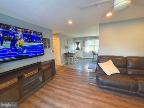 12 Tanglewood Lane, Levittown PA 19054