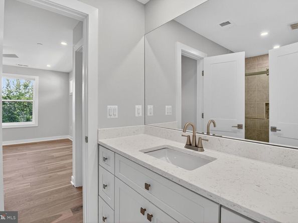 5310 Cathedral Avenue NW, Washington DC 20016