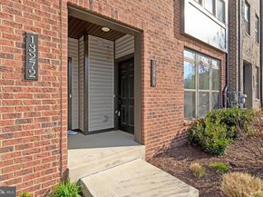 13270 Woodland Park Road 3J, Herndon VA 20171