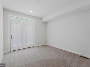 13270 Woodland Park Road 3J, Herndon VA 20171