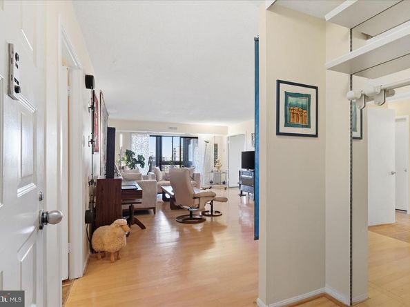 8360 Greensboro Drive 1003, Mclean VA 22102