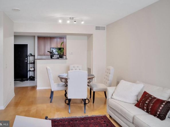 851 N Glebe Road 402, Arlington VA 22203