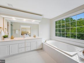 9576 Lagersfield Circle, Vienna VA 22181