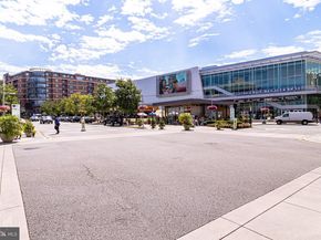 9576 Lagersfield Circle, Vienna VA 22181