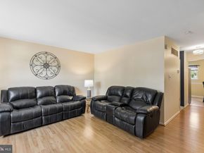 1006 N York Road 24, Willow Grove PA 19090