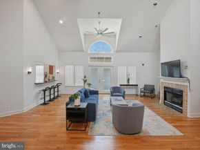 3303 Wyndham Circle 146, Alexandria VA 22302
