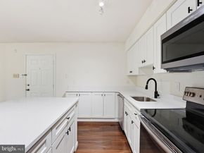 3303 Wyndham Circle 146, Alexandria VA 22302