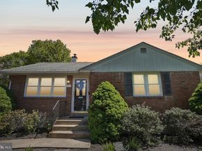 3715 Round Meadow, Hatboro PA 19040