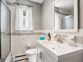 3715 Round Meadow, Hatboro PA 19040
