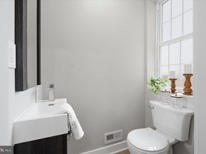 511 N 37TH Street, Philadelphia PA 19104