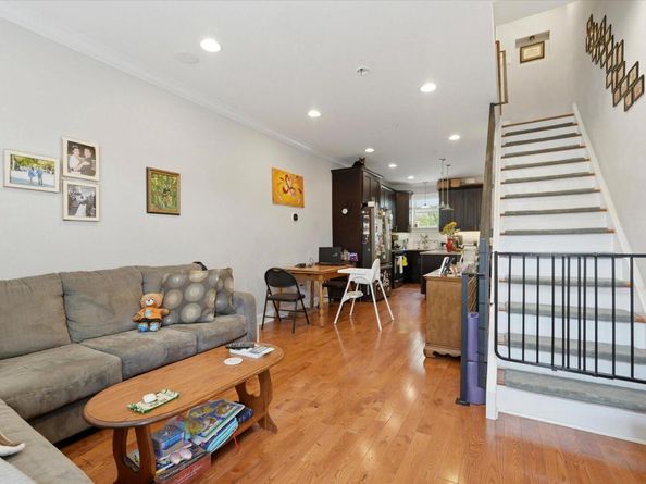 2207 E Oakdale, Philadelphia PA 19125