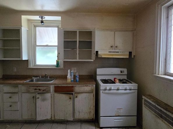 6054 E Roosevelt Boulevard, Philadelphia PA 19149