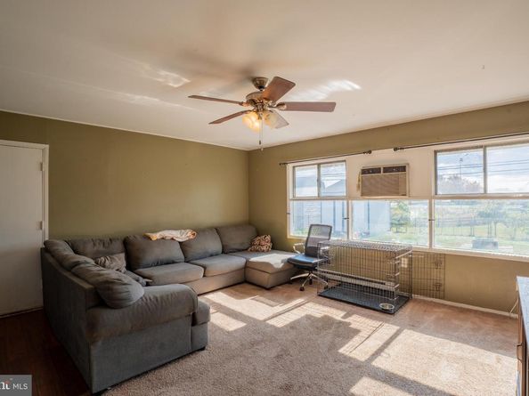 86 Wildflower, Levittown PA 19057