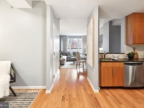 1425 Locust Street 4F, Philadelphia PA 19102