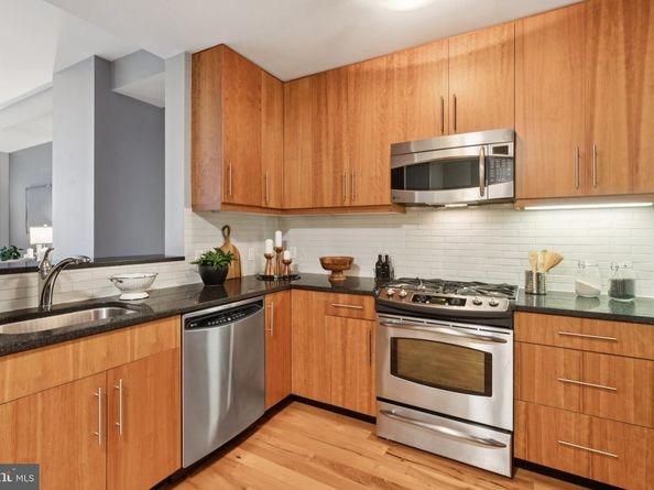 1425 Locust Street 4F, Philadelphia PA 19102