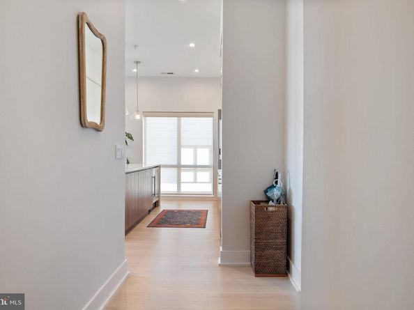 701 Swann Avenue 611, Alexandria VA 22301