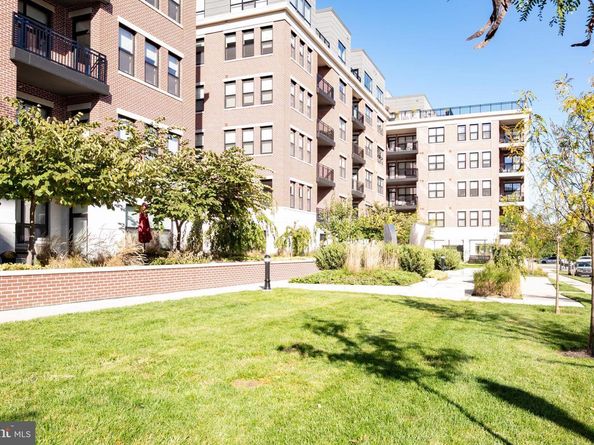 701 Swann Avenue 611, Alexandria VA 22301