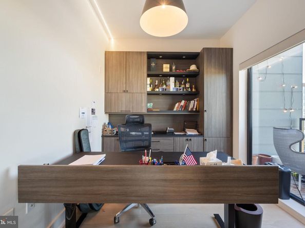 701 Swann Avenue 611, Alexandria VA 22301