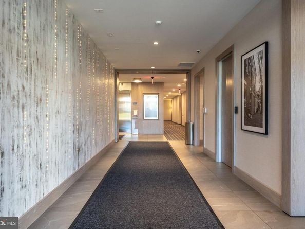 701 Swann Avenue 611, Alexandria VA 22301