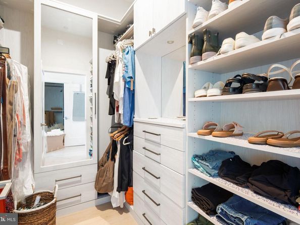 701 Swann Avenue 611, Alexandria VA 22301