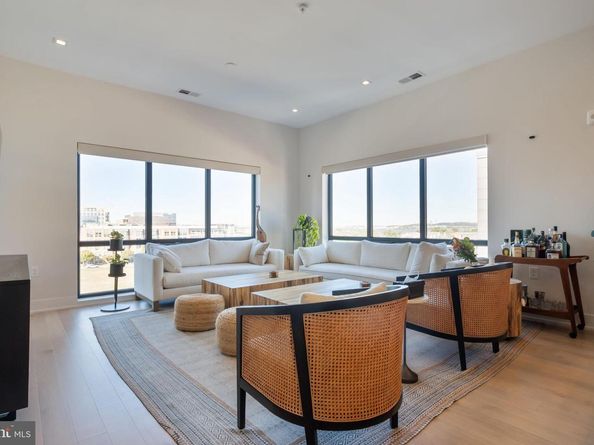 701 Swann Avenue 611, Alexandria VA 22301