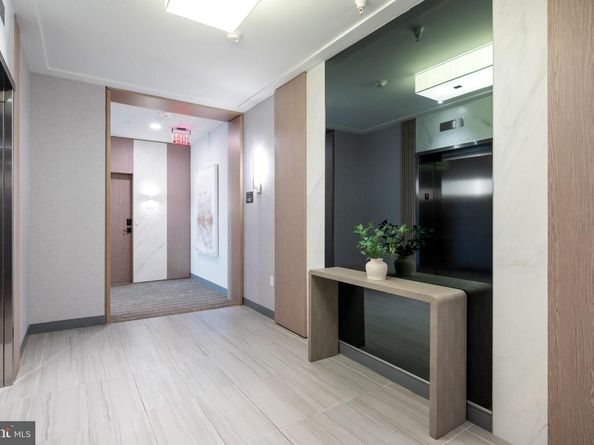 701 Swann Avenue 611, Alexandria VA 22301