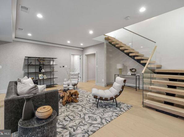 1573 Westmoreland Street, Mclean VA 22101