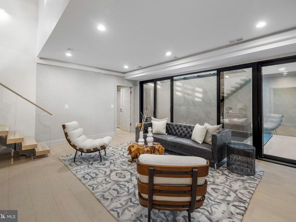 1573 Westmoreland Street, Mclean VA 22101