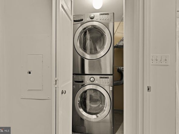 6 Logan Circle NW 2, Washington DC 20005