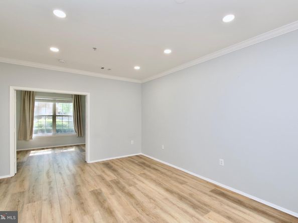 3003 Nicosh Circle 3106, Falls Church VA 22042