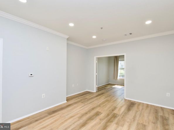 3003 Nicosh Circle 3106, Falls Church VA 22042