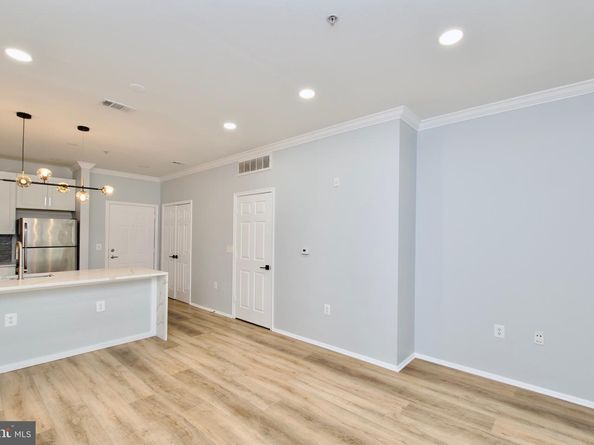 3003 Nicosh Circle 3106, Falls Church VA 22042